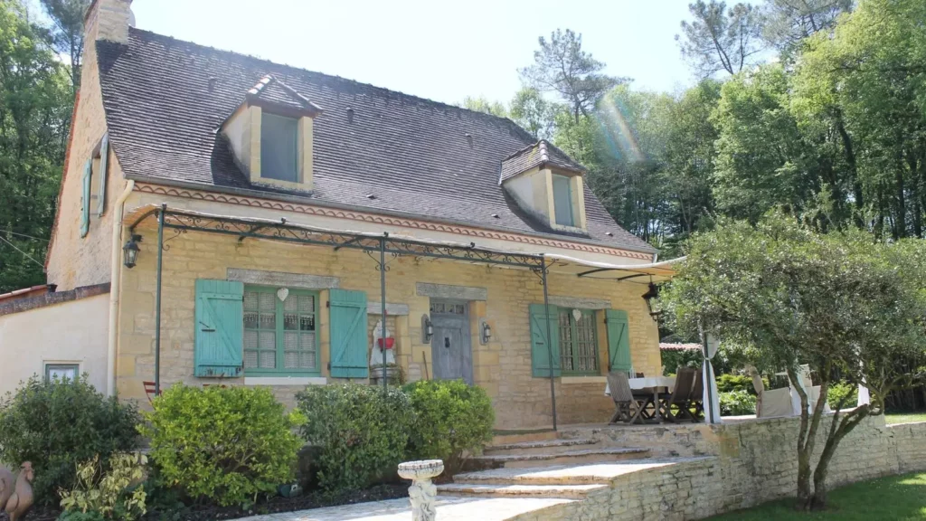gite-sarlat-la-chaumiere-calme-piscine-dordogne-tourisme