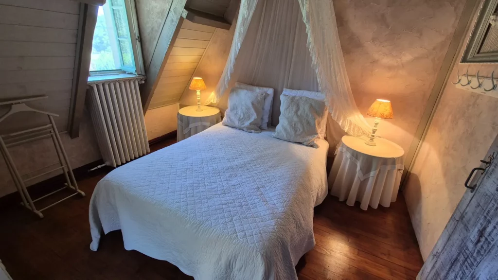 gite-sarlat-la-chaumiere-calme-piscine-dordogne-tourisme-chambre